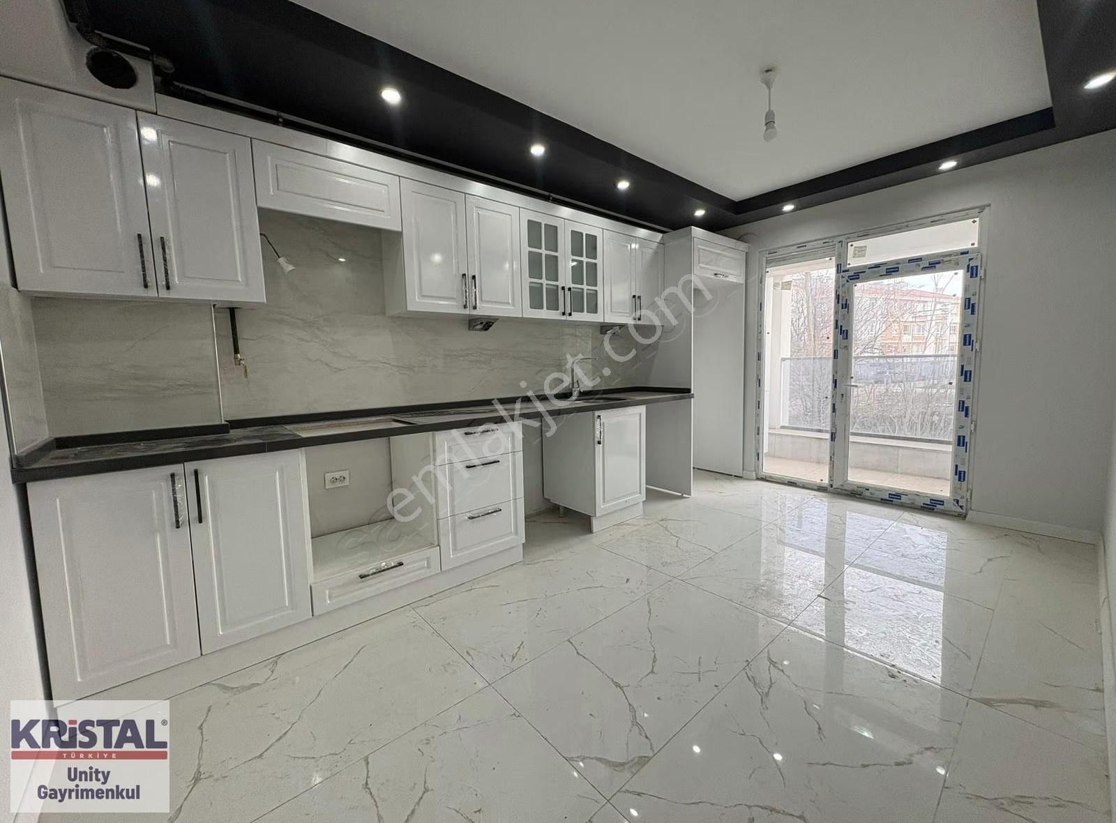 Zafer Mah. Yerden Isıtma, Ebeveyn Banyolu Sıfır Satılık Daire