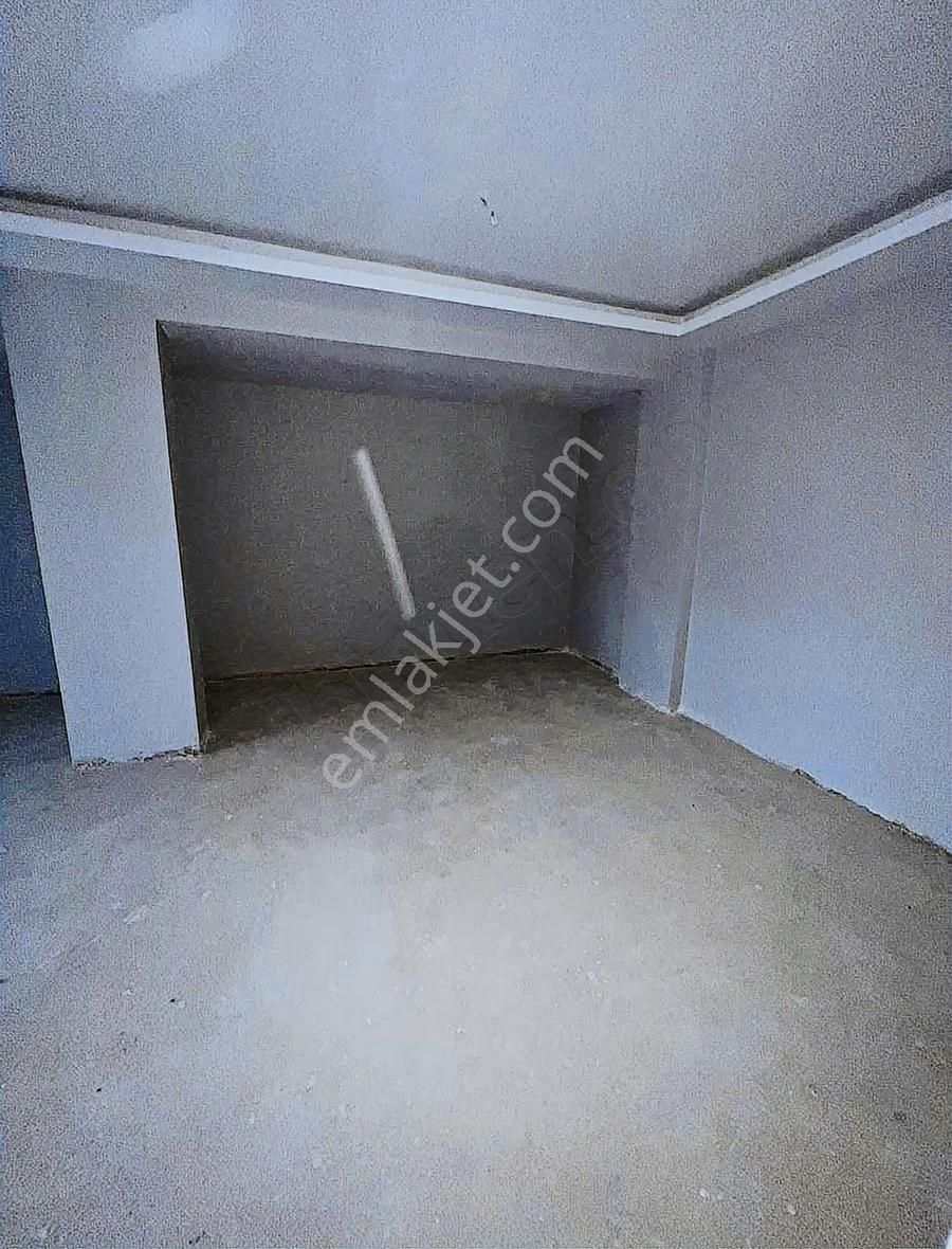 Altıkat Emlaktan Şehir İçşnde 2+1 Daıre - Görsel 9