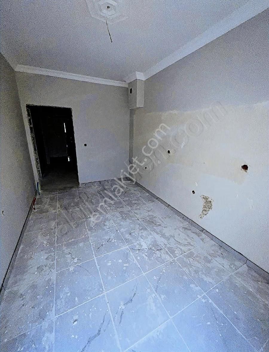 Altıkat Emlaktan Şehir İçşnde 2+1 Daıre - Görsel 8