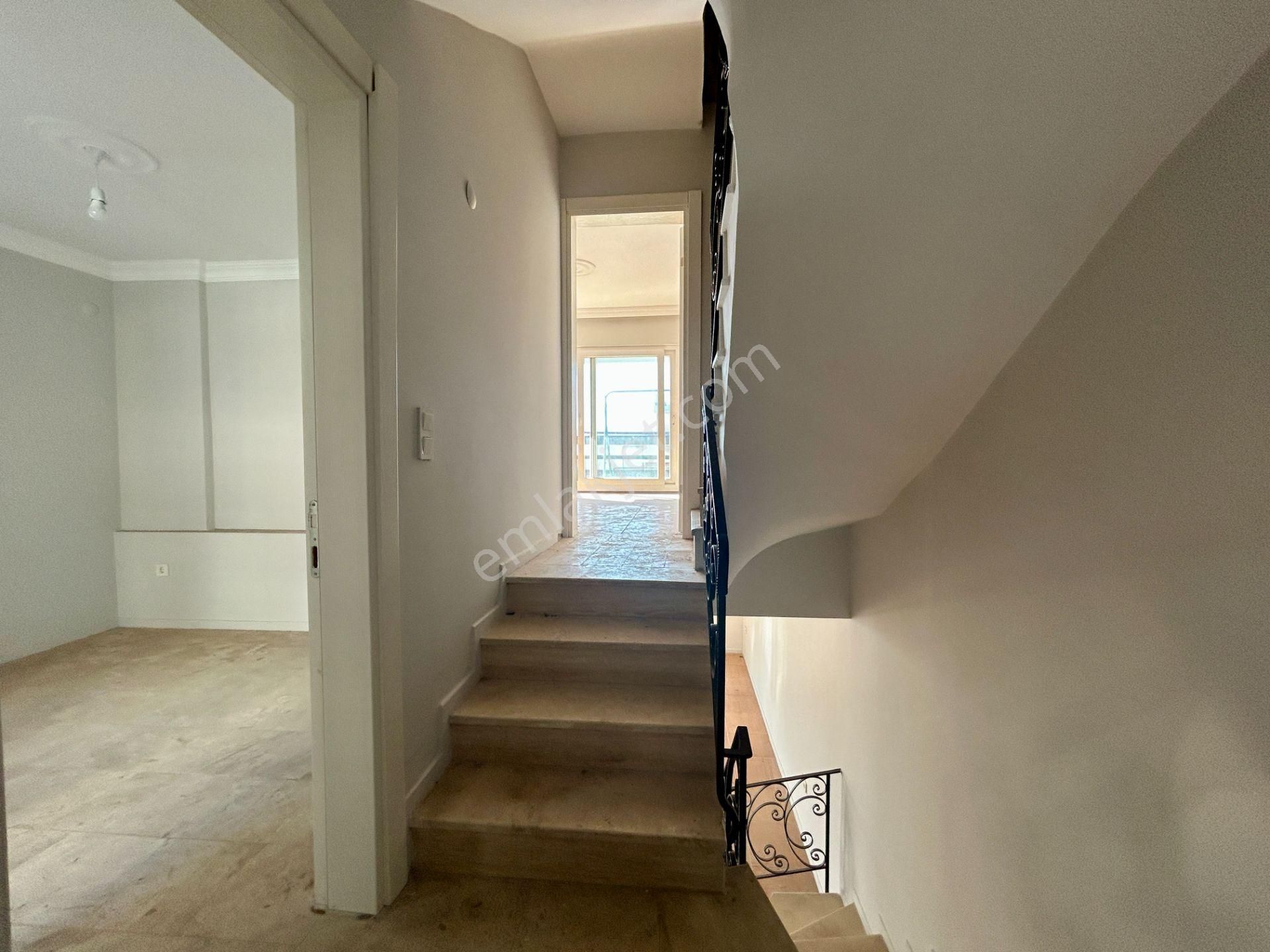 Kuşadası Değırmendere Entelköy Sıtesınde Denız Manzaralı Yazlık - Görsel 18