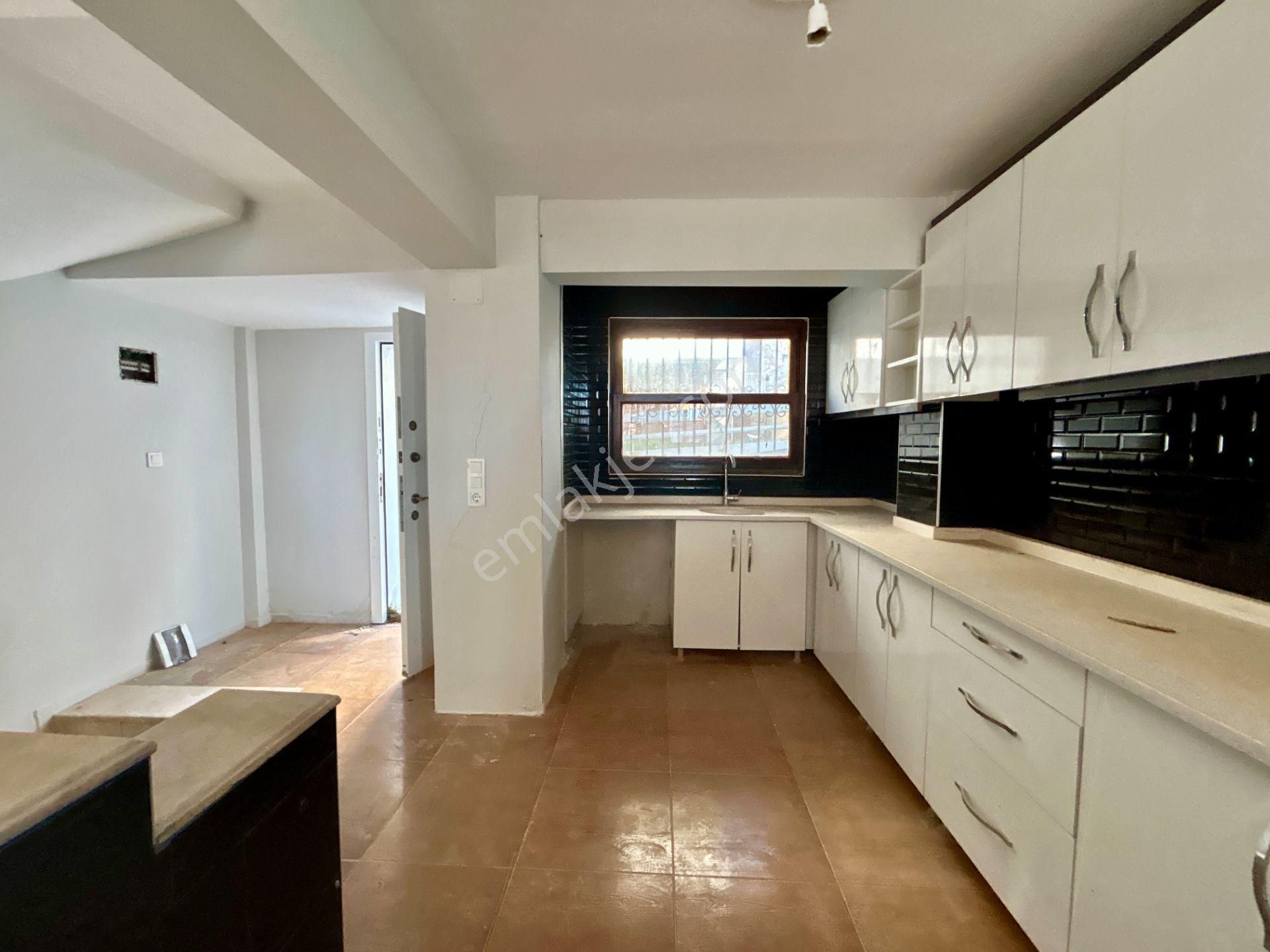 Kuşadası Değırmendere Entelköy Sıtesınde Denız Manzaralı Yazlık - Görsel 25