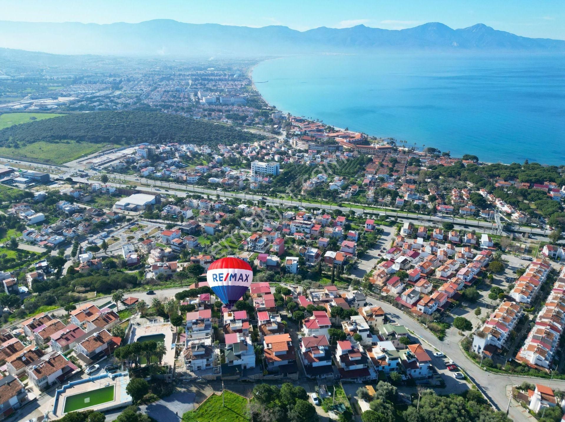 Kuşadası Değırmendere Entelköy Sıtesınde Denız Manzaralı Yazlık