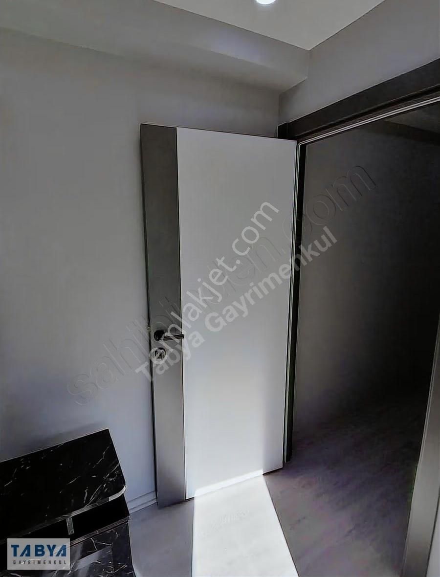 Metroya Yakın Mesafede Eşyalı Kiralık 1+1 - Görsel 15
