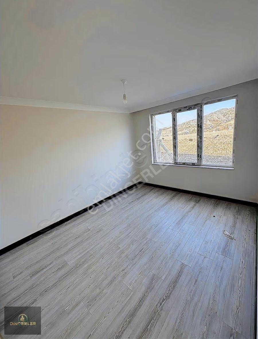 Beynam'da 400 M2 Arsa Üzerine Kurulu Sıfır Müstakil Ev - Görsel 26