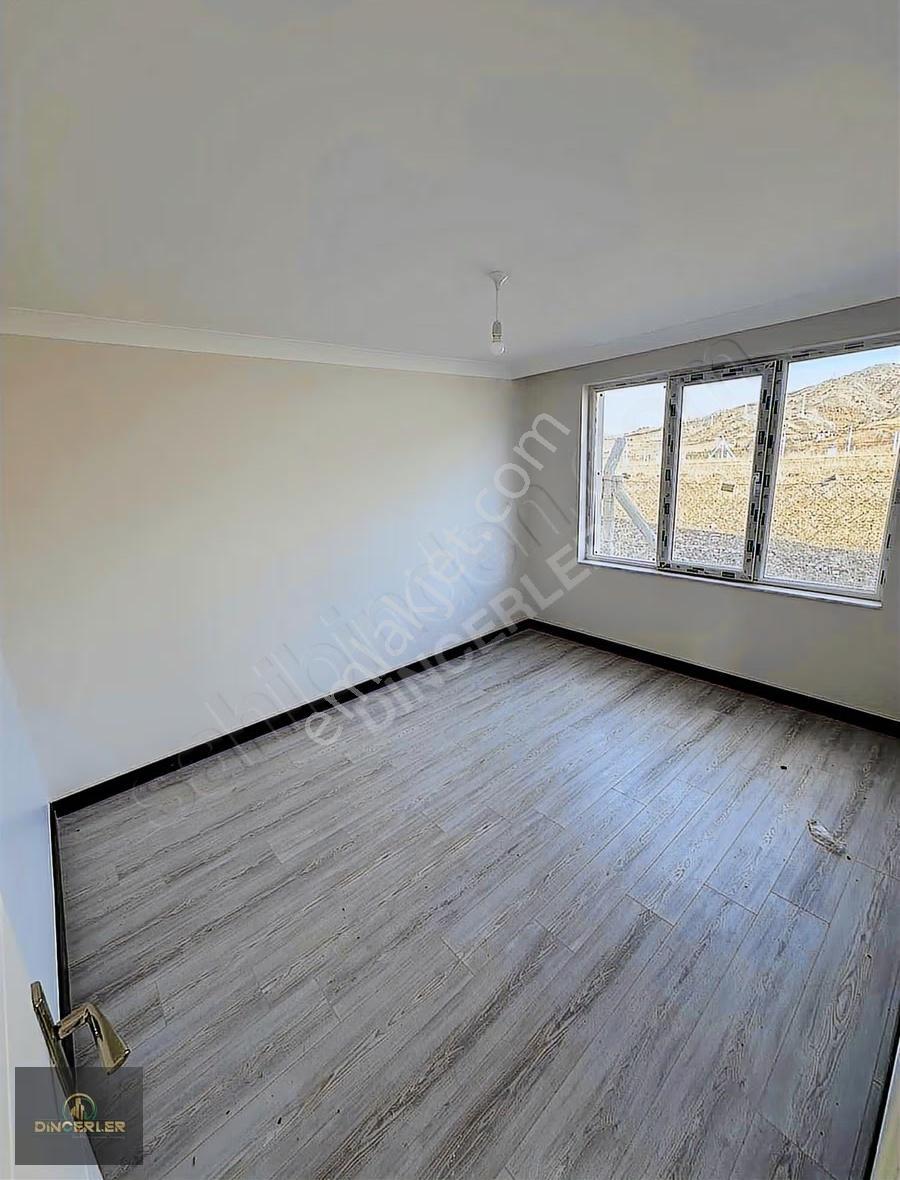 Beynam'da 400 M2 Arsa Üzerine Kurulu Sıfır Müstakil Ev - Görsel 16