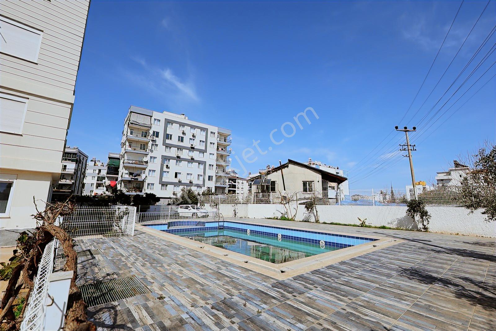 Kızılarık'ta Havuzlu, Kapalı Otoparklı 2+1 Daire - Görsel 11