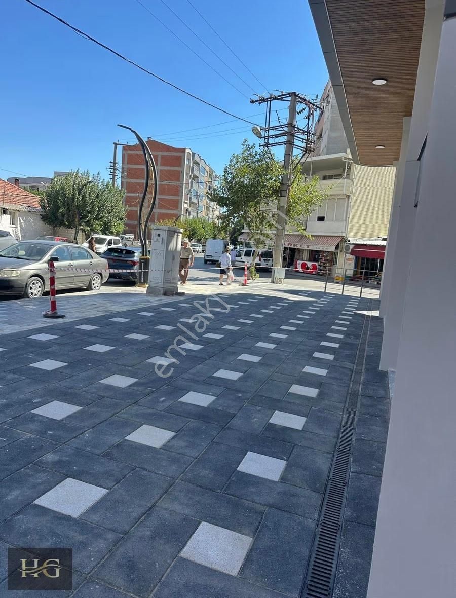 Bergama Merkezde Kurumsal Firma İçin Kiralık Köşe Dükkan - Görsel 12