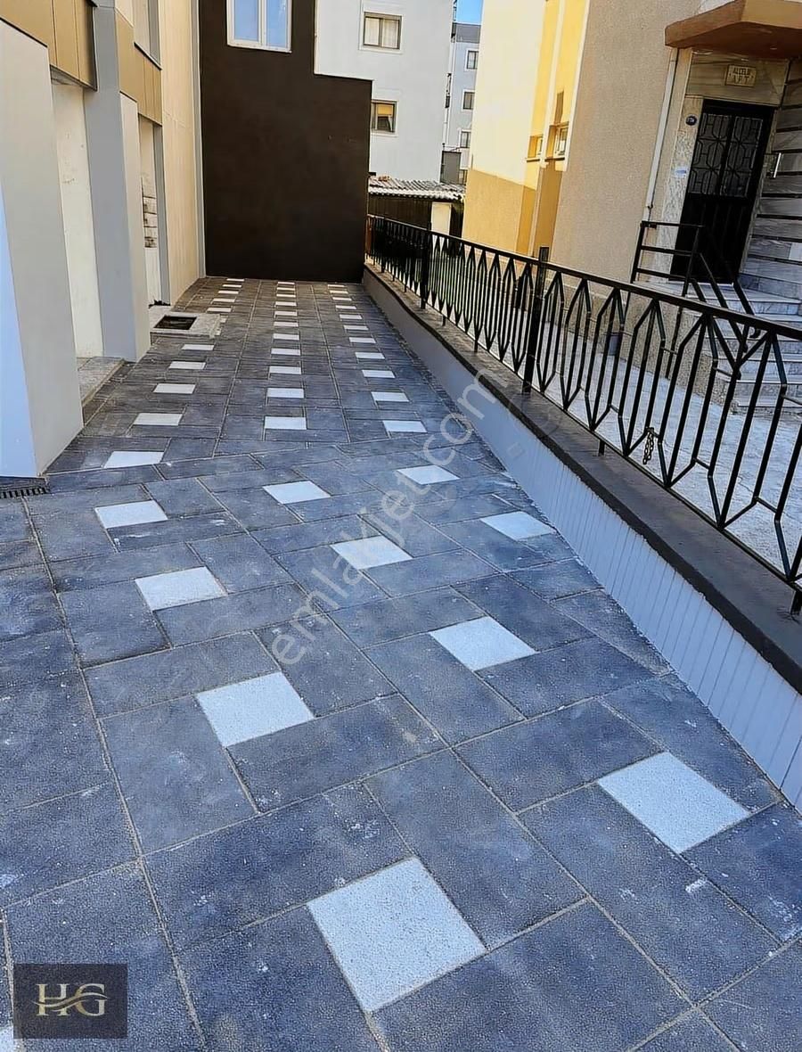 Bergama Merkezde Kurumsal Firma İçin Kiralık Köşe Dükkan - Görsel 14
