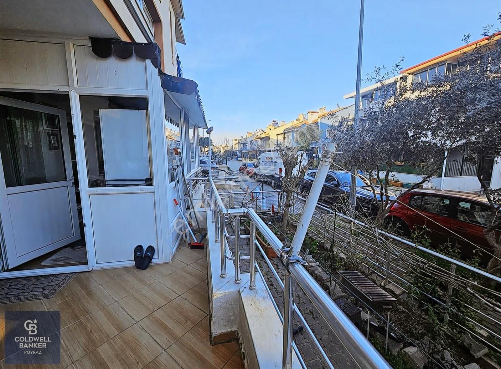 Menderes Merkezde Satılık 130 M2 3+1 Geniş Daire - Görsel 13