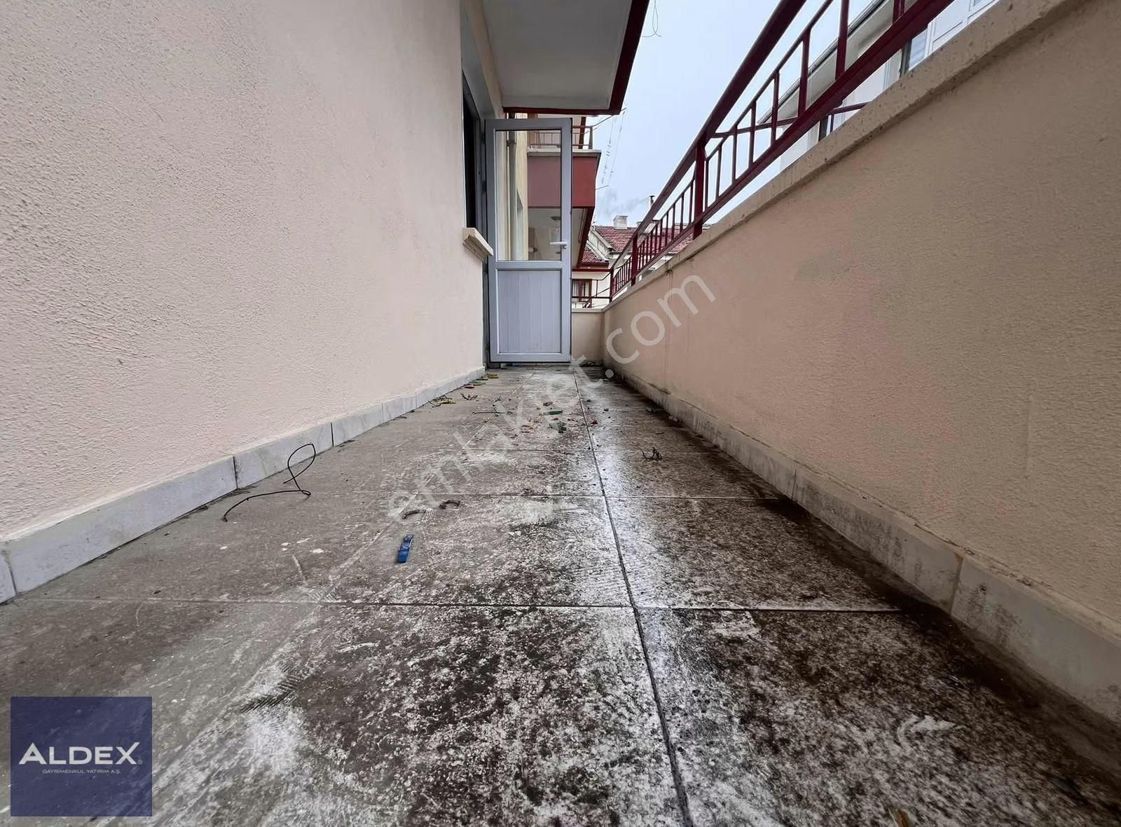 30 Ağustos Mah. 3+1 Ara Katta Yapılı Satılık Fırsat Daire - Görsel 7