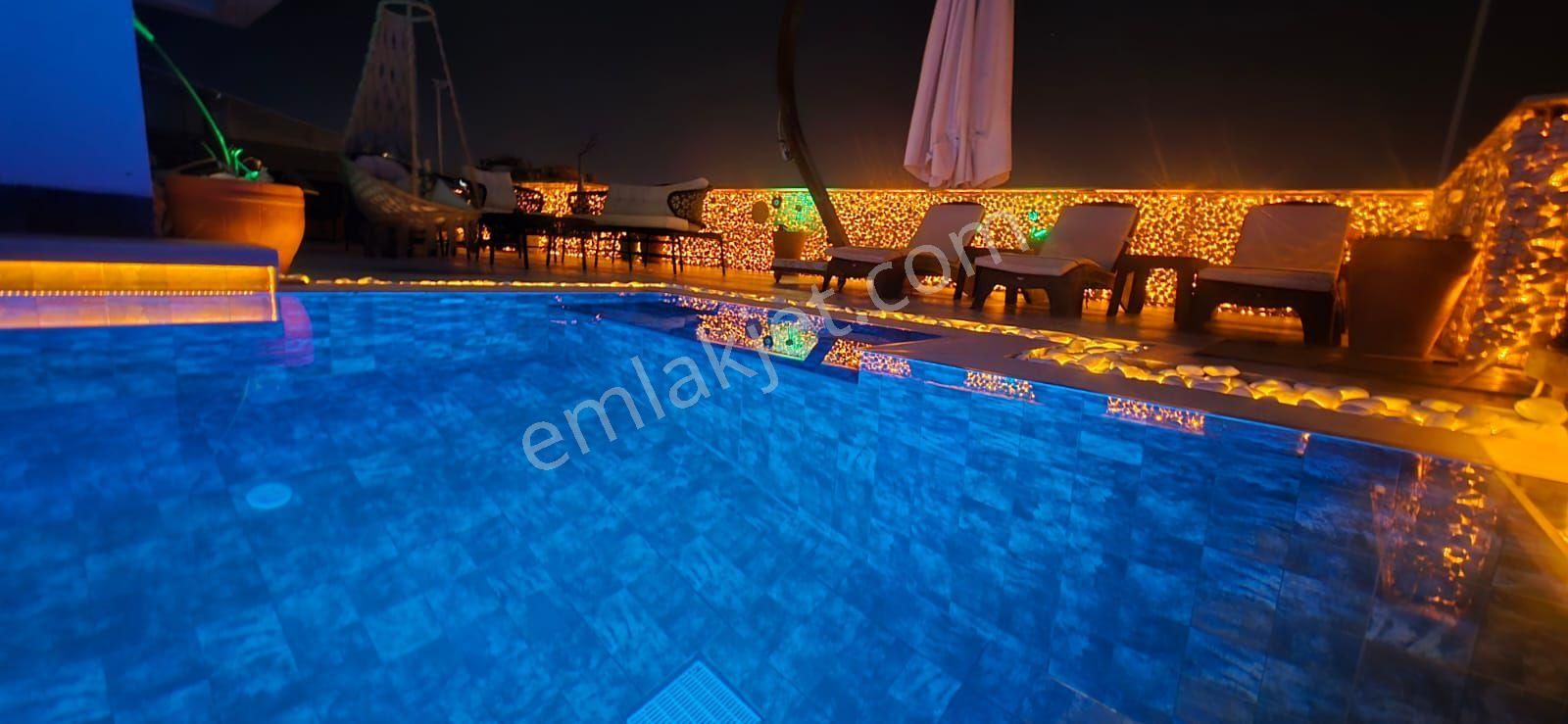 İzmir Torbalı İnönü Mahallesinde 7+2 Muhteşem Villa