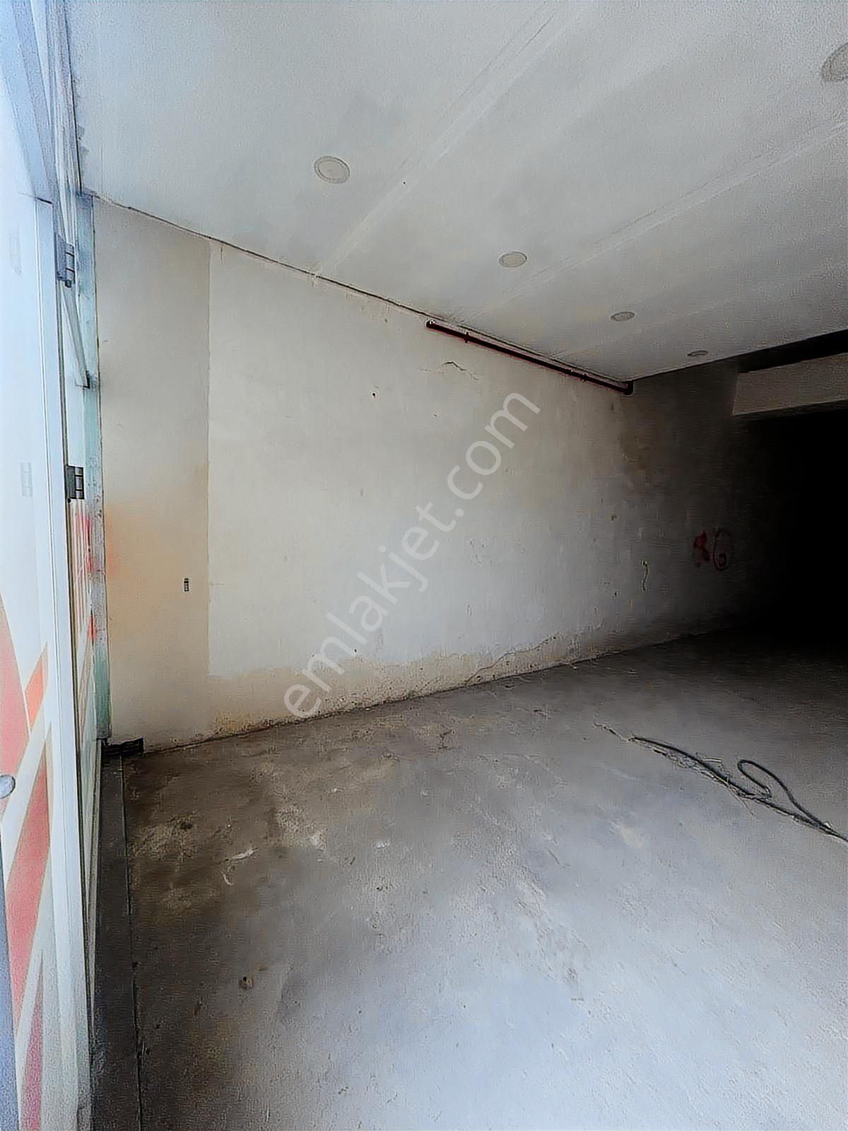 İkitelli Beyaz Tower'da Kiralık 141 M² Dükkan - Görsel 2