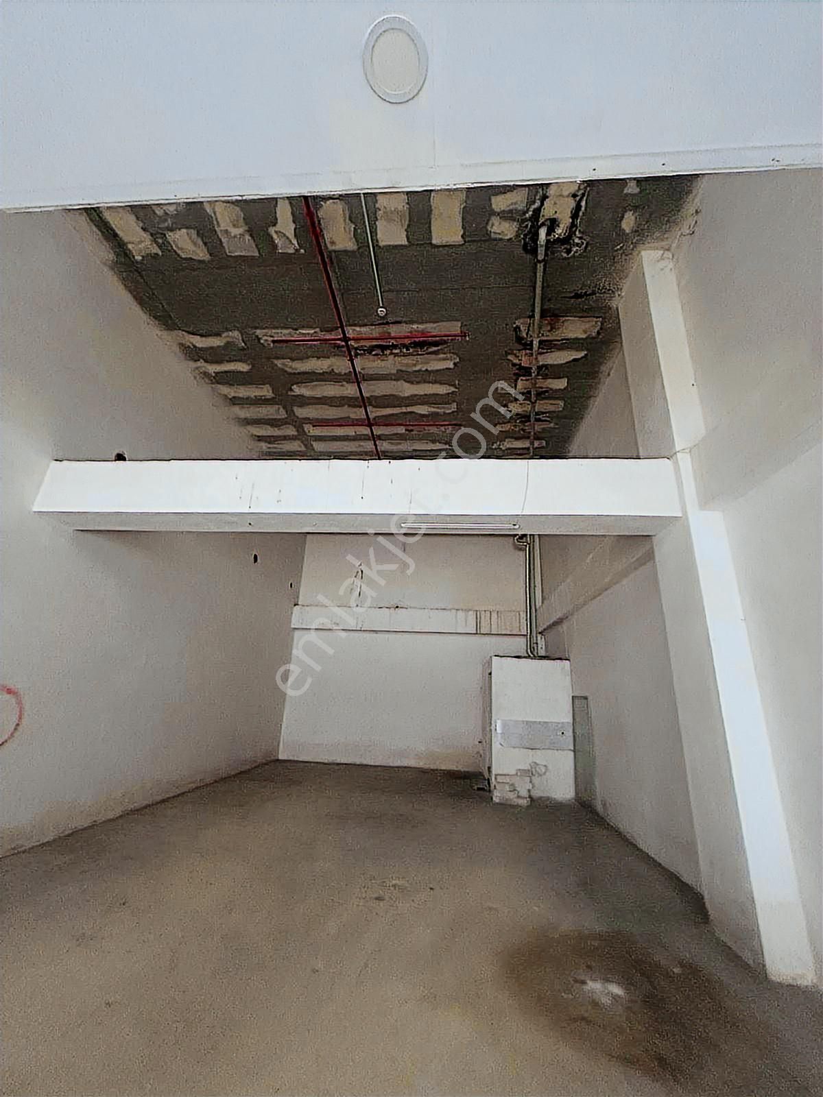 İkitelli Beyaz Tower'da Kiralık 141 M² Dükkan - Görsel 5