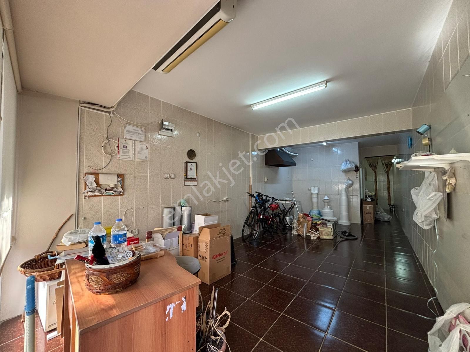 Alsancak Kahramanlarda Bacalı Wc’li 47m2 Kiralık Dükkan - Görsel 3
