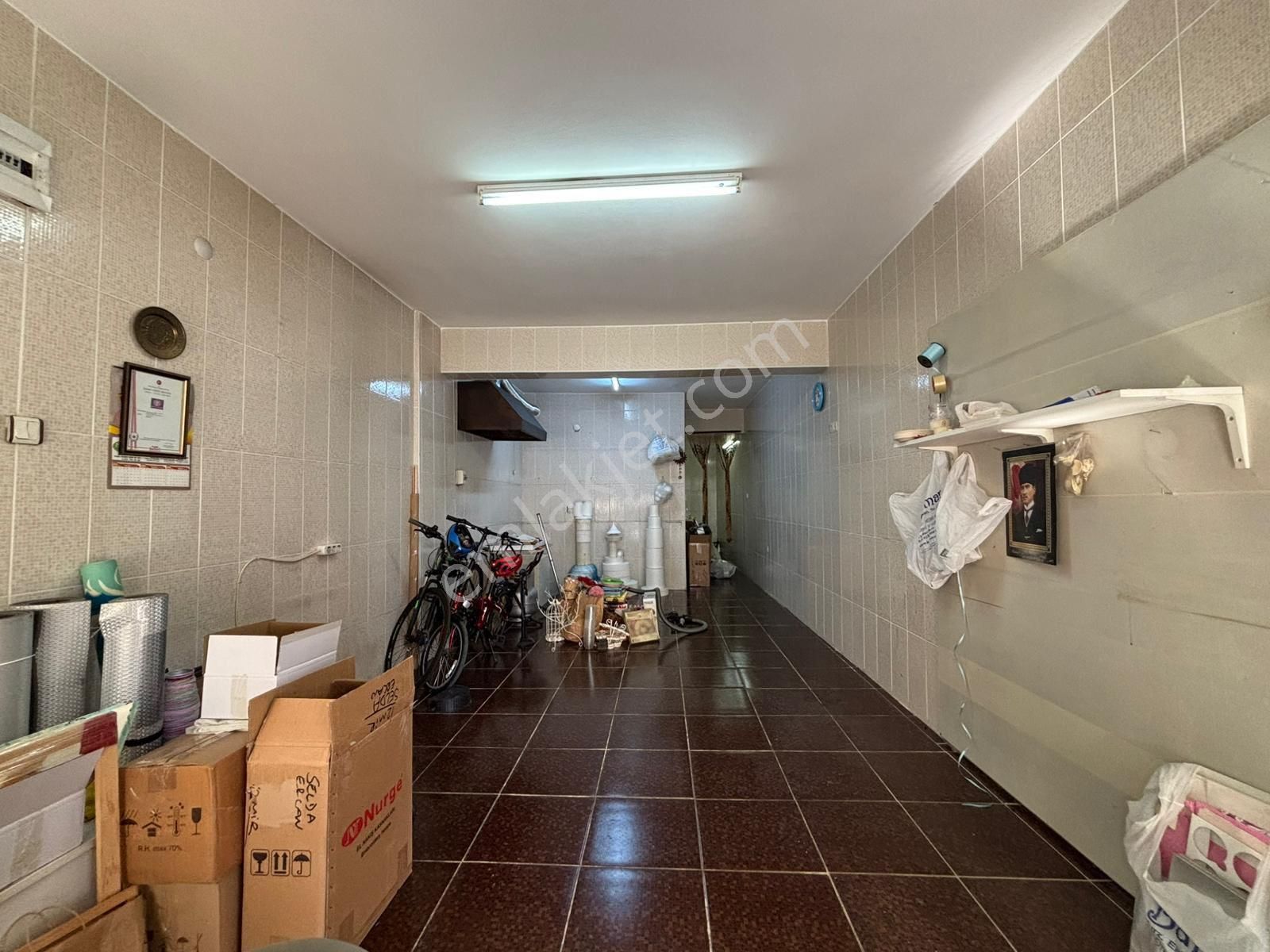 Alsancak Kahramanlarda Bacalı Wc’li 47m2 Kiralık Dükkan - Görsel 2