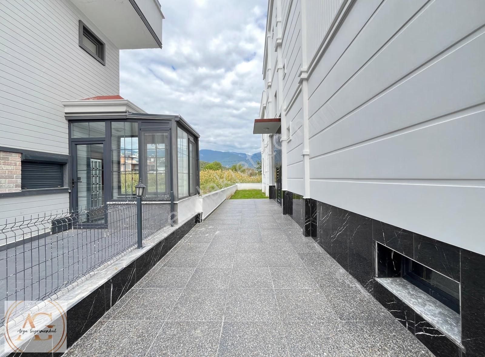 Akçay'da Bahçeli Lüks 2+1 Daire - Arya Gayrimenkul - Görsel 24