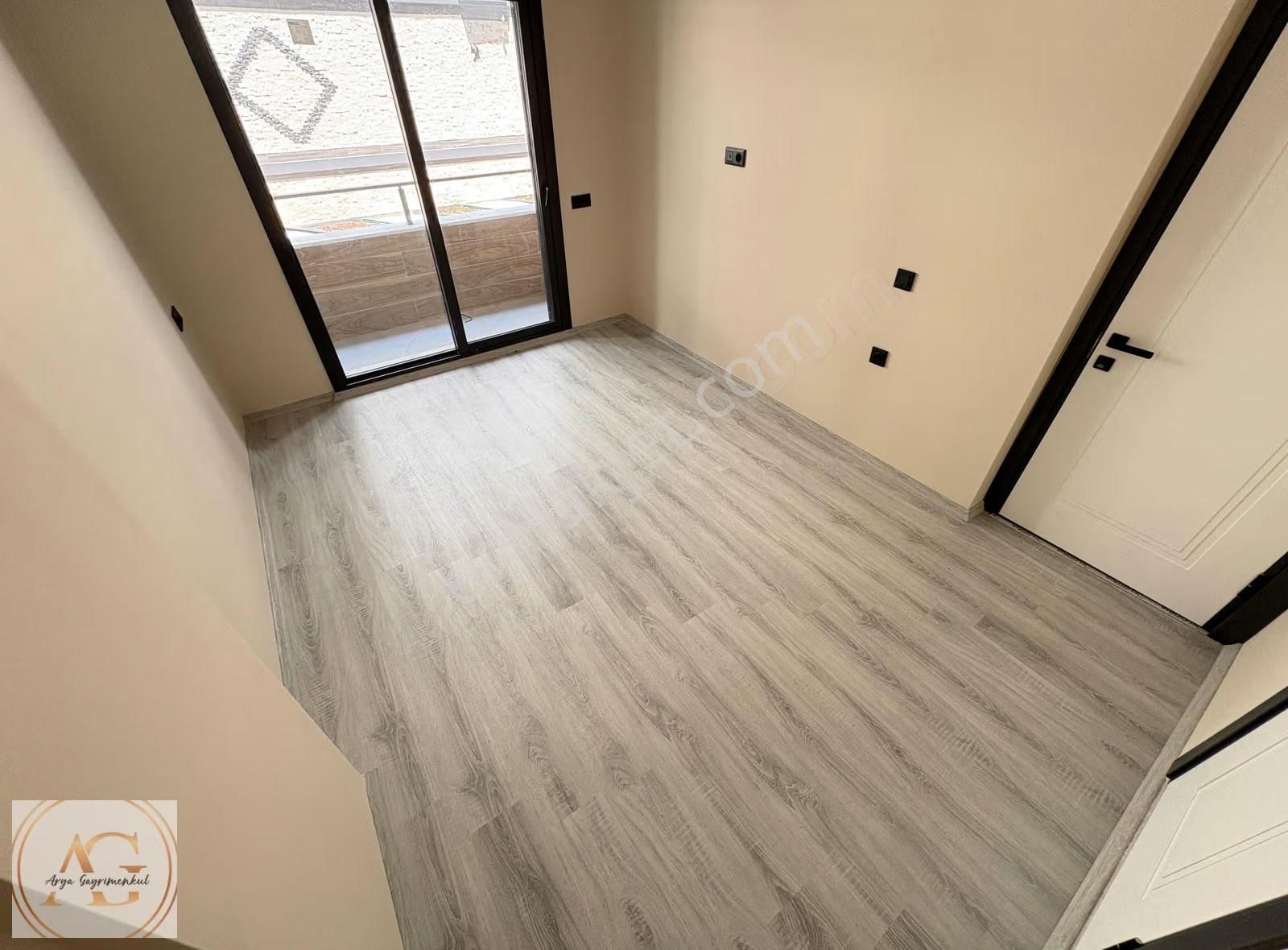 Altınoluk'ta Denize 50m, Havuzlu, Manzaralı 2+1 Satılık Daire - Görsel 12