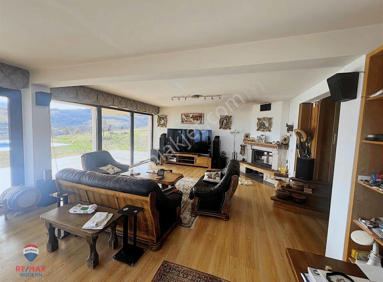Celal Dinlenmez'den Deniz Manzaralı/3 Katlı Lüks Villa/havuz - Görsel 29