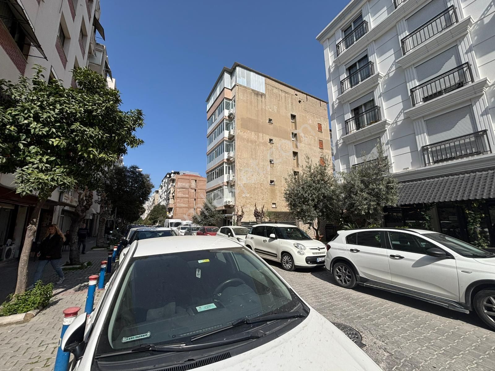 Alsancak Kahramanlarda 26m2 Otomatik Panjurlu Kiralık Dükkan - Görsel 5