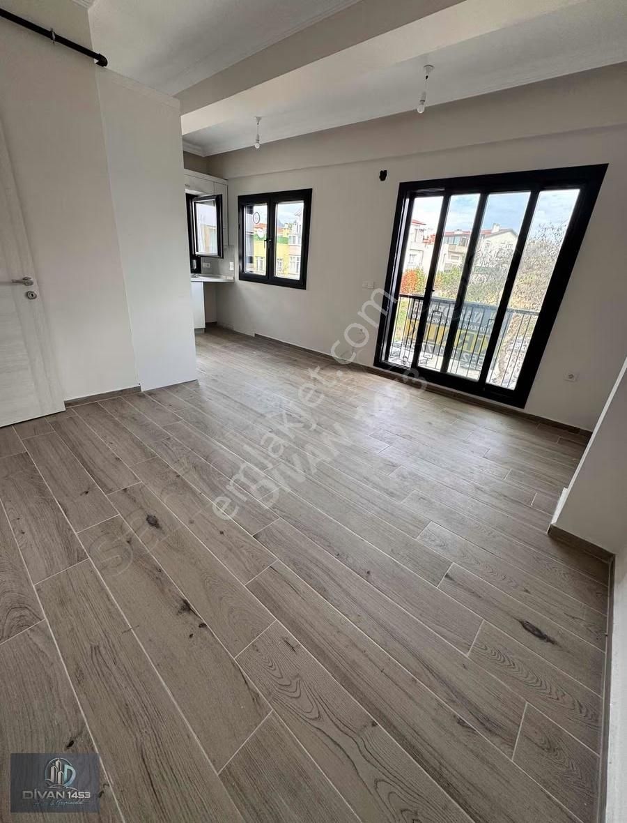 Urla Merkezde Sıfır 2+1 Doğalgazlı - Görsel 4