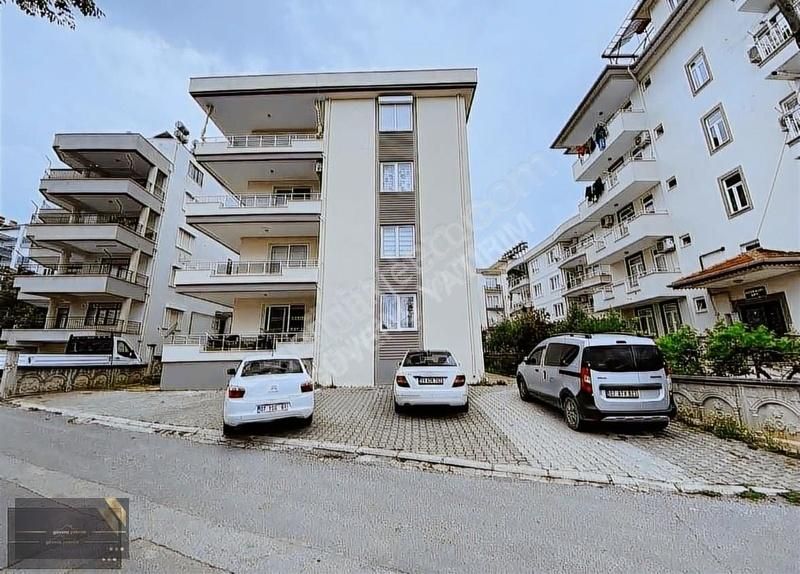 Serik Merkez Salı Pazarında 3+1 Kiralık Doğalgazlı Daire