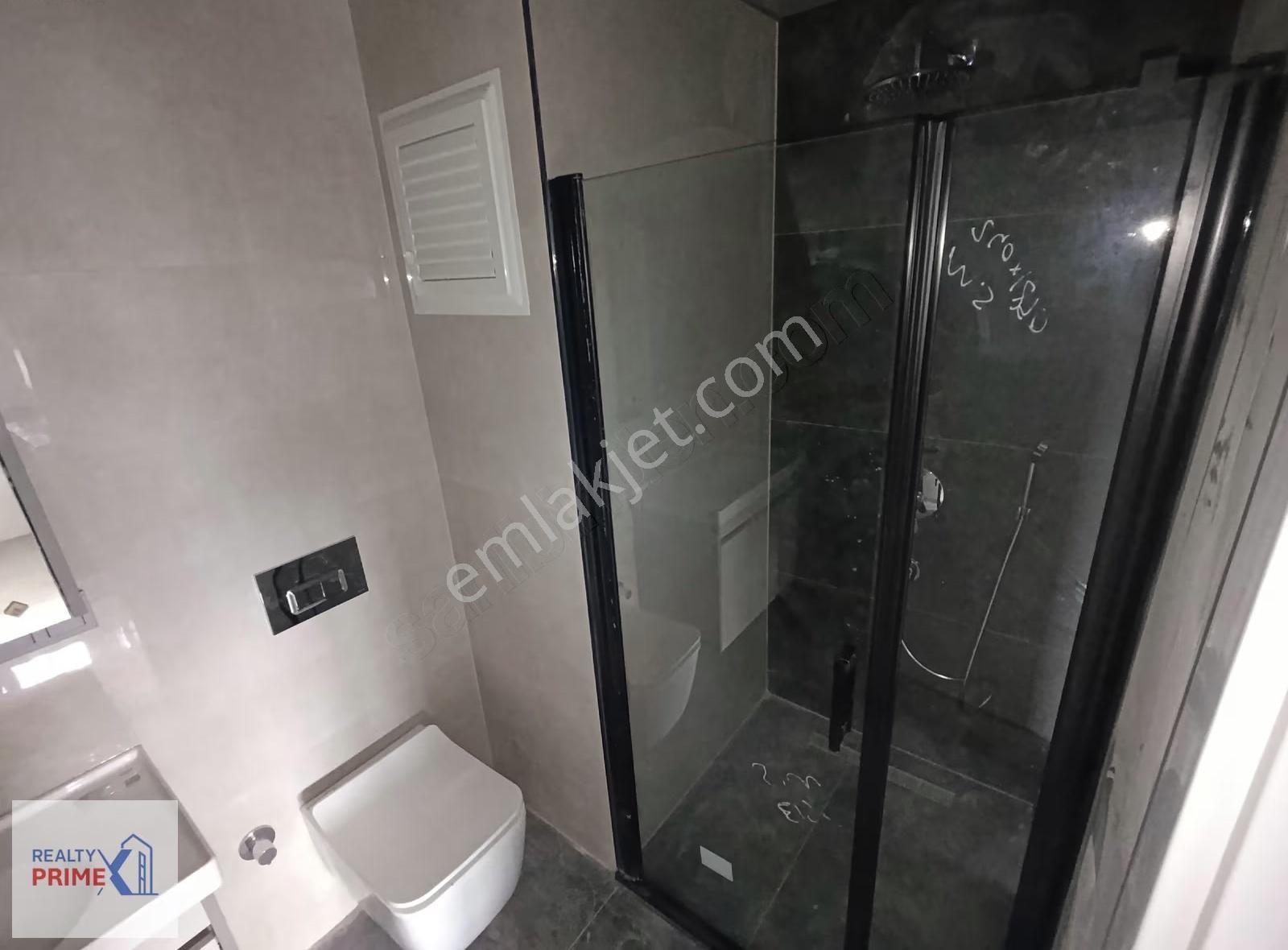 Göksu Mahallesinde Havuzlu Site İçerisinde 1+1 Kiralık Daire - Görsel 4