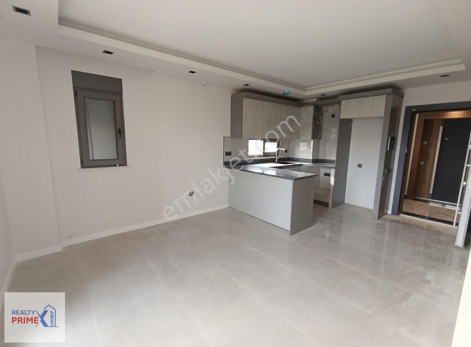 Göksu Mahallesinde Havuzlu Site İçerisinde 1+1 Kiralık Daire - Görsel 3