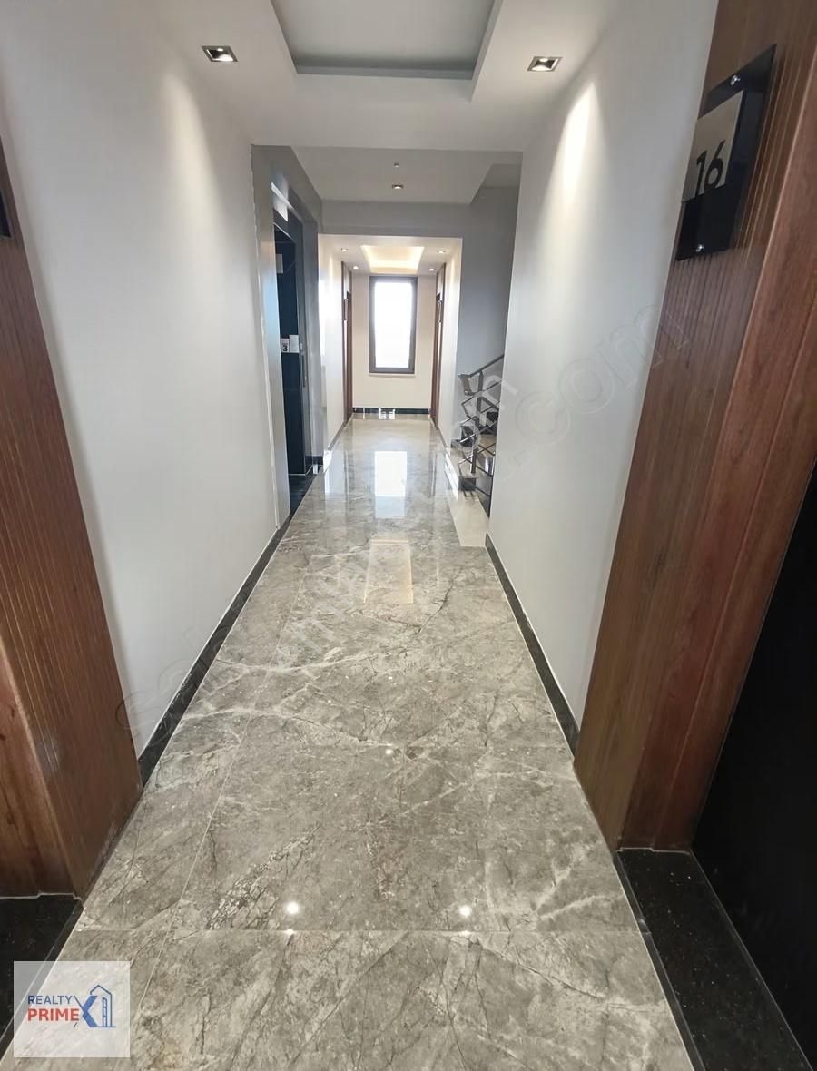 Göksu Mahallesinde Havuzlu Site İçerisinde 1+1 Kiralık Daire - Görsel 14