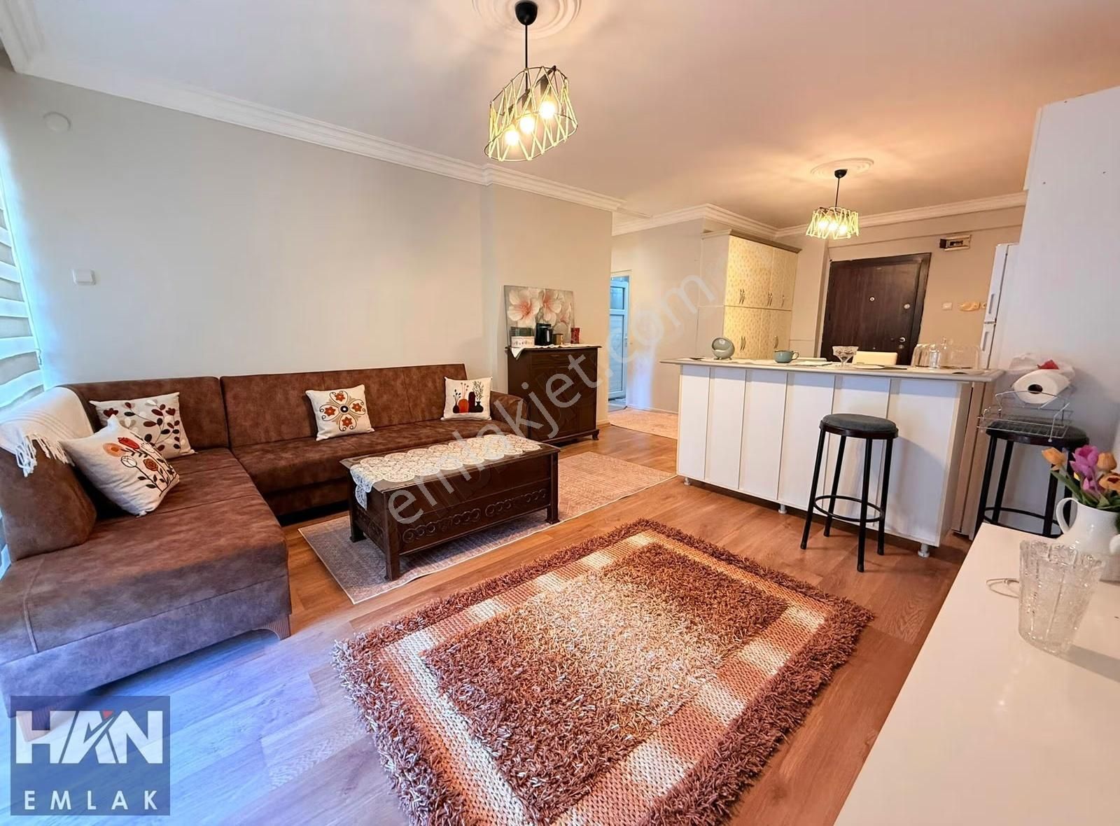 Han Emlak'tan 75.yıl Mah'de Denize Sıfır Eşyalı Kiralık 1+1