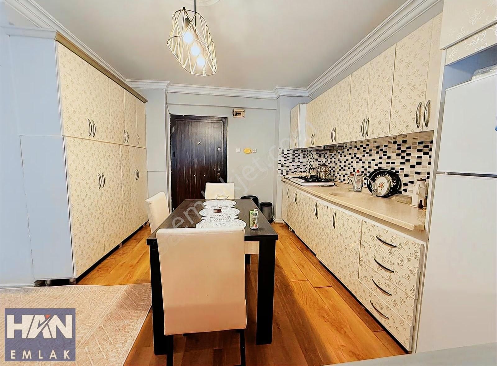 Han Emlak'tan 75.yıl Mah'de Denize Sıfır Eşyalı Kiralık 1+1 - Görsel 5