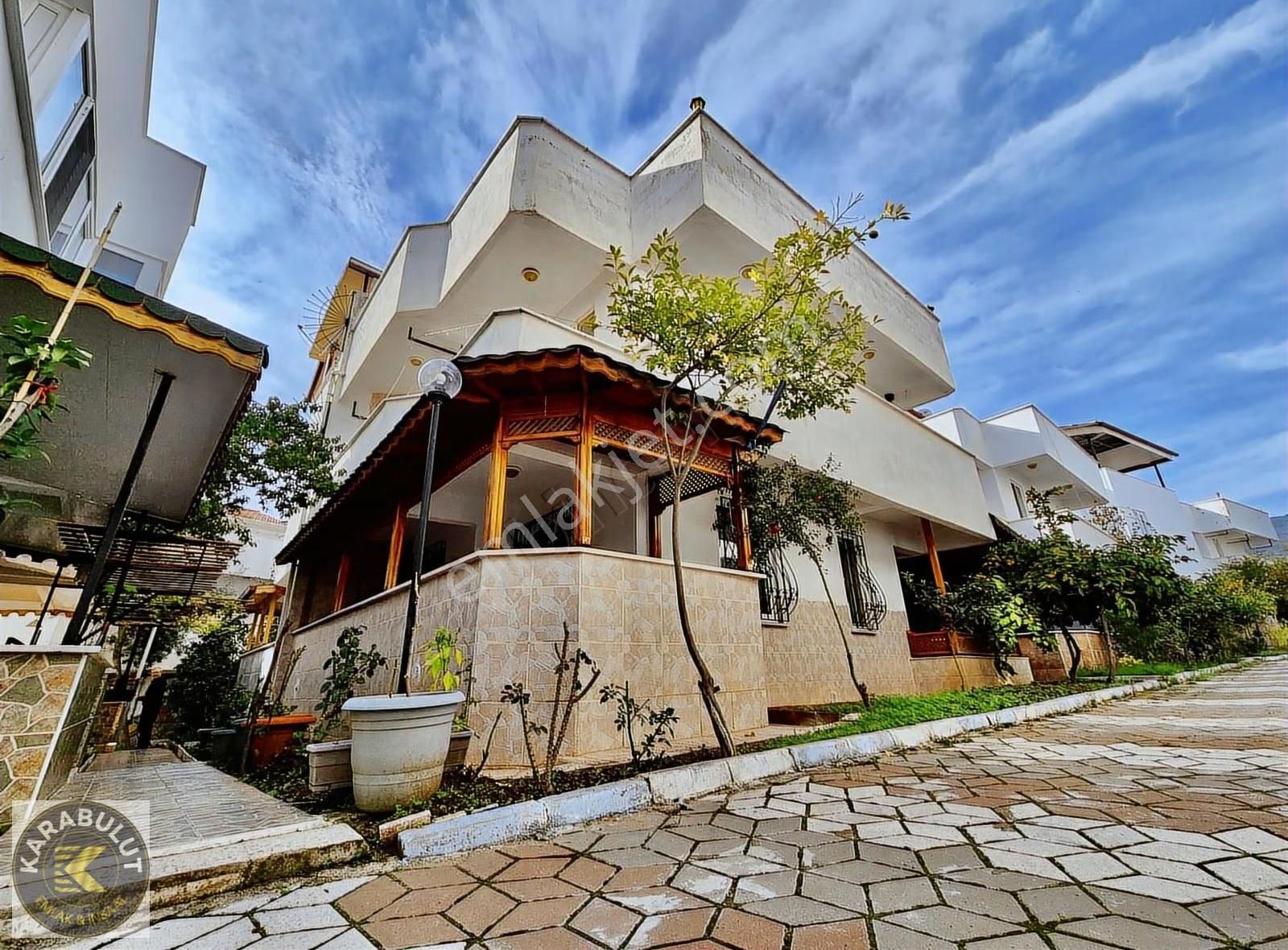 ▓tek Yetkili Karabuluttan Deniz Manzaralı & Bahçeli 4+1 Villa - Görsel 22