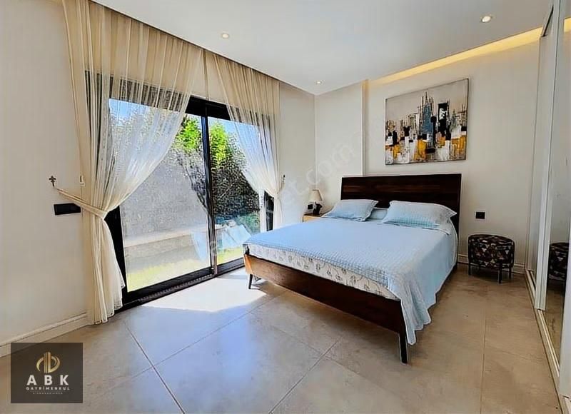 Yalıkavak Merkezde Tek Katlı Müstakil Eşyalı Taş Villa - Görsel 2