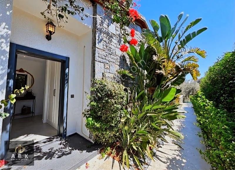 Yalıkavak Merkezde Tek Katlı Müstakil Eşyalı Taş Villa - Görsel 6