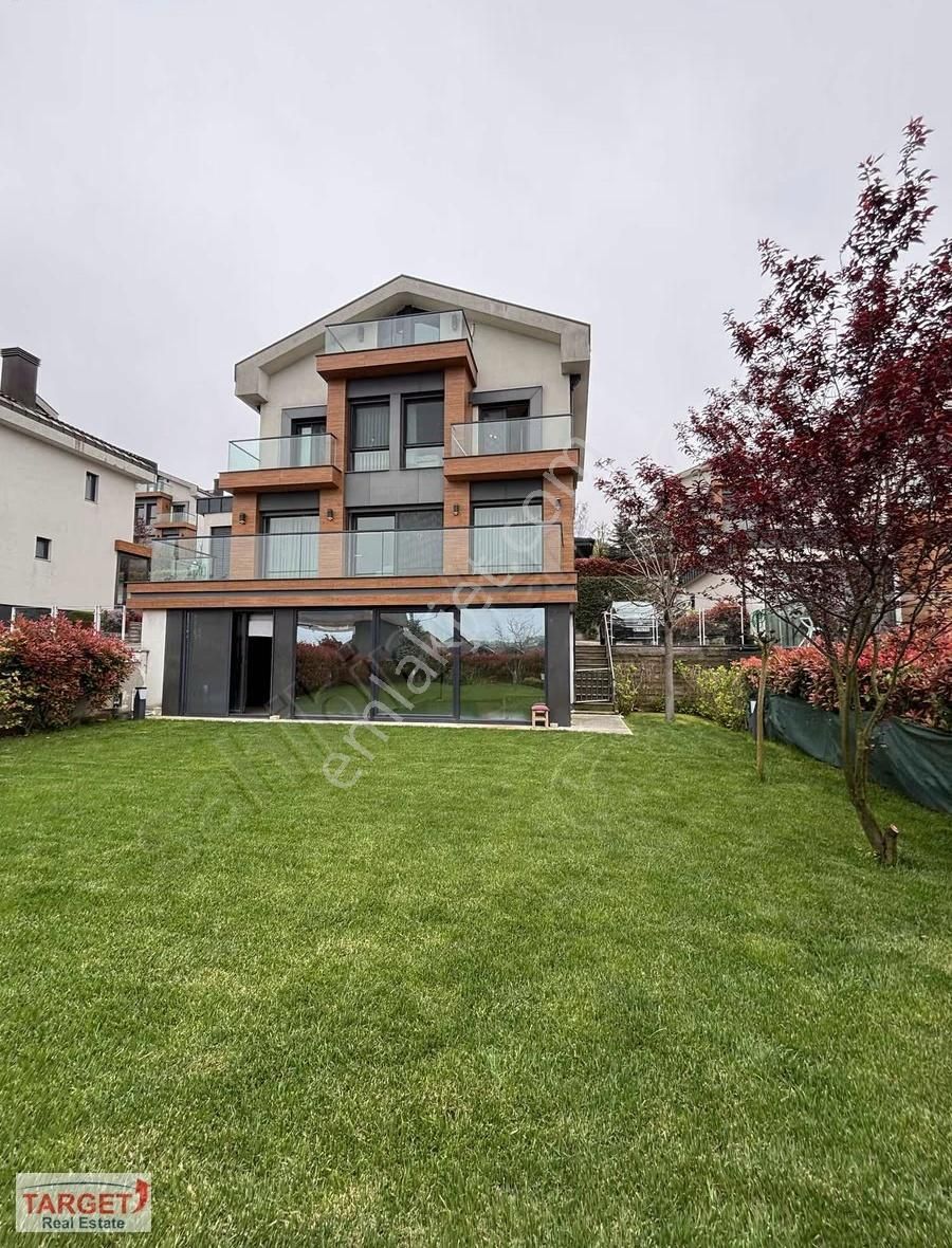 Alaçatı Evlerinde Müstakil Kiralık Villa