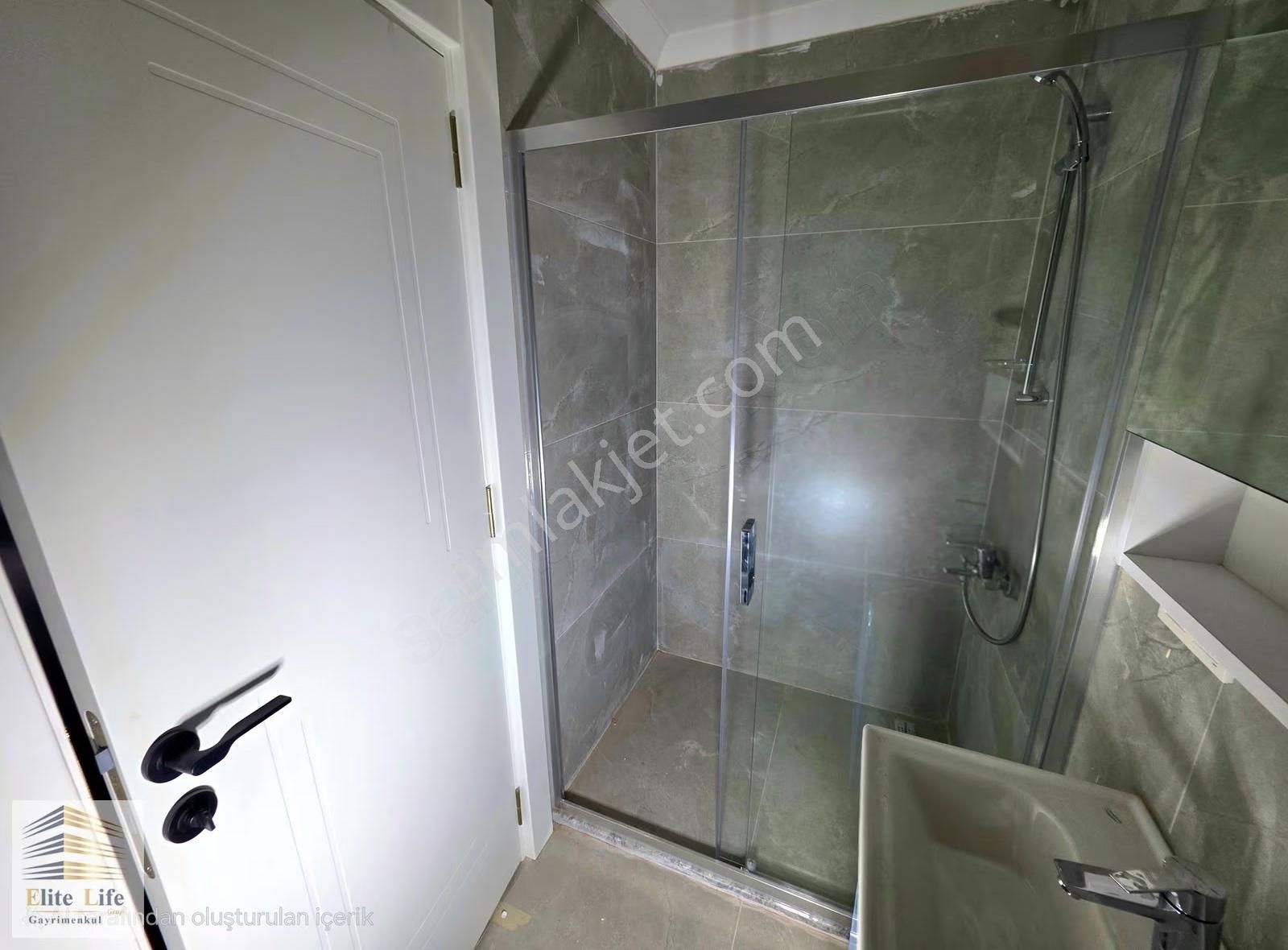 Üsküdar Barbaros Mh.site İçi Ay Konaklarında 2+1 Satılık Daire - Görsel 12