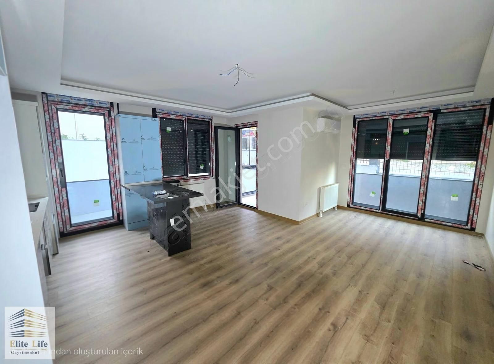 Üsküdar Barbaros Mh.site İçi Ay Konaklarında 2+1 Satılık Daire - Görsel 9