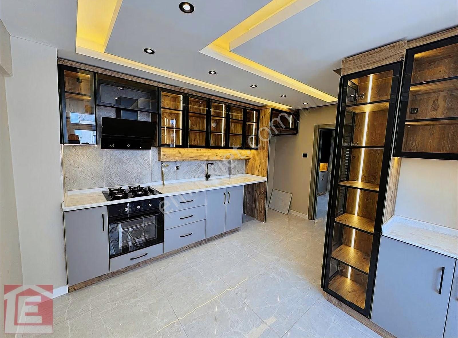 Lider'den Kenan Evren Yakını İçi Ful Yapılı Hatasız Geniş 3+1