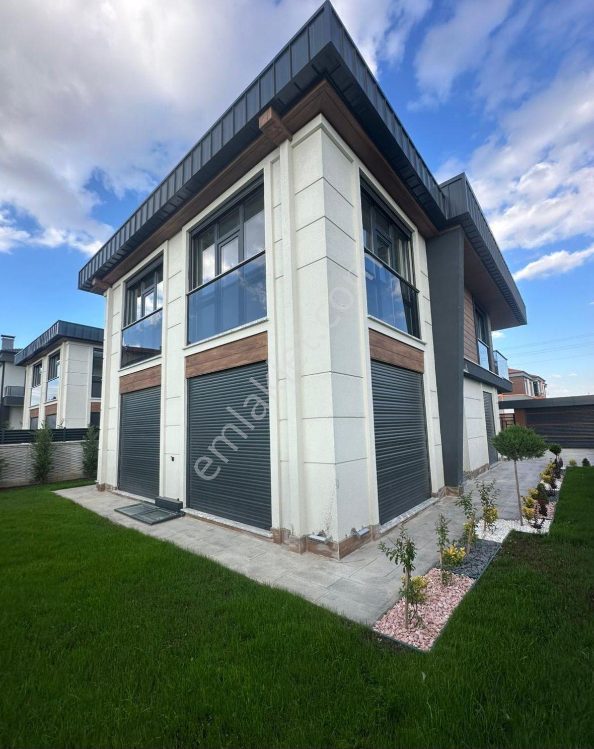 Meram Harmancıkta Satlık 7+2 Triplex Ultra Lüx