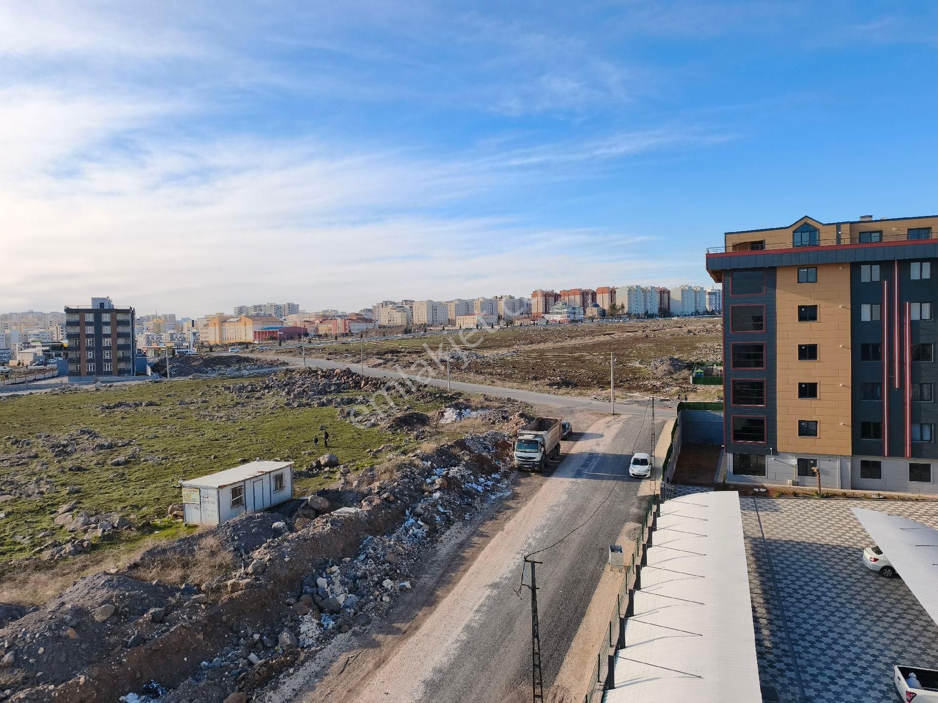 Bayram Şekeri Acilde Batıkentte Satılık 2+1 Daşre Daire 1 Yaşında 2 Bloklu Site İçinde - Görsel 19