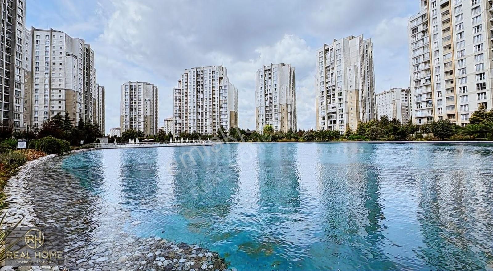 Avrupa Konutları 3'te Ara Kat, Full Eşyalı 1+1 Kiralık Daire