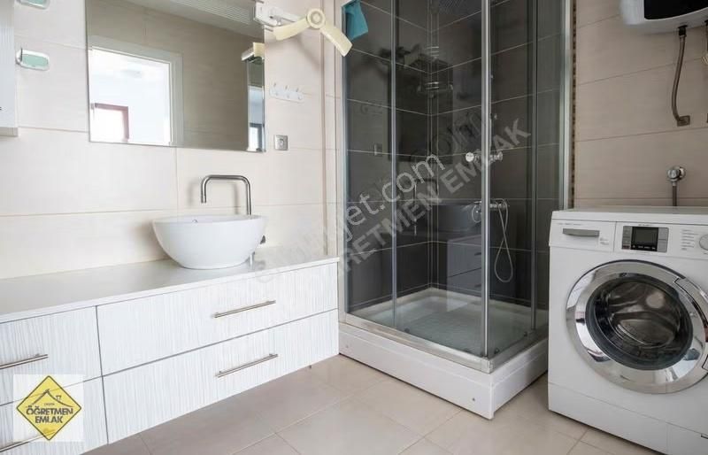 Çeşme Dalyan Deniz Manzaralı,müstakil Havuzlu,tripleks Villa - Görsel 6