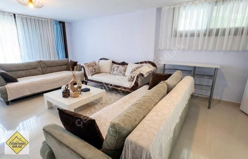 Çeşme Dalyan Deniz Manzaralı,müstakil Havuzlu,tripleks Villa - Görsel 5