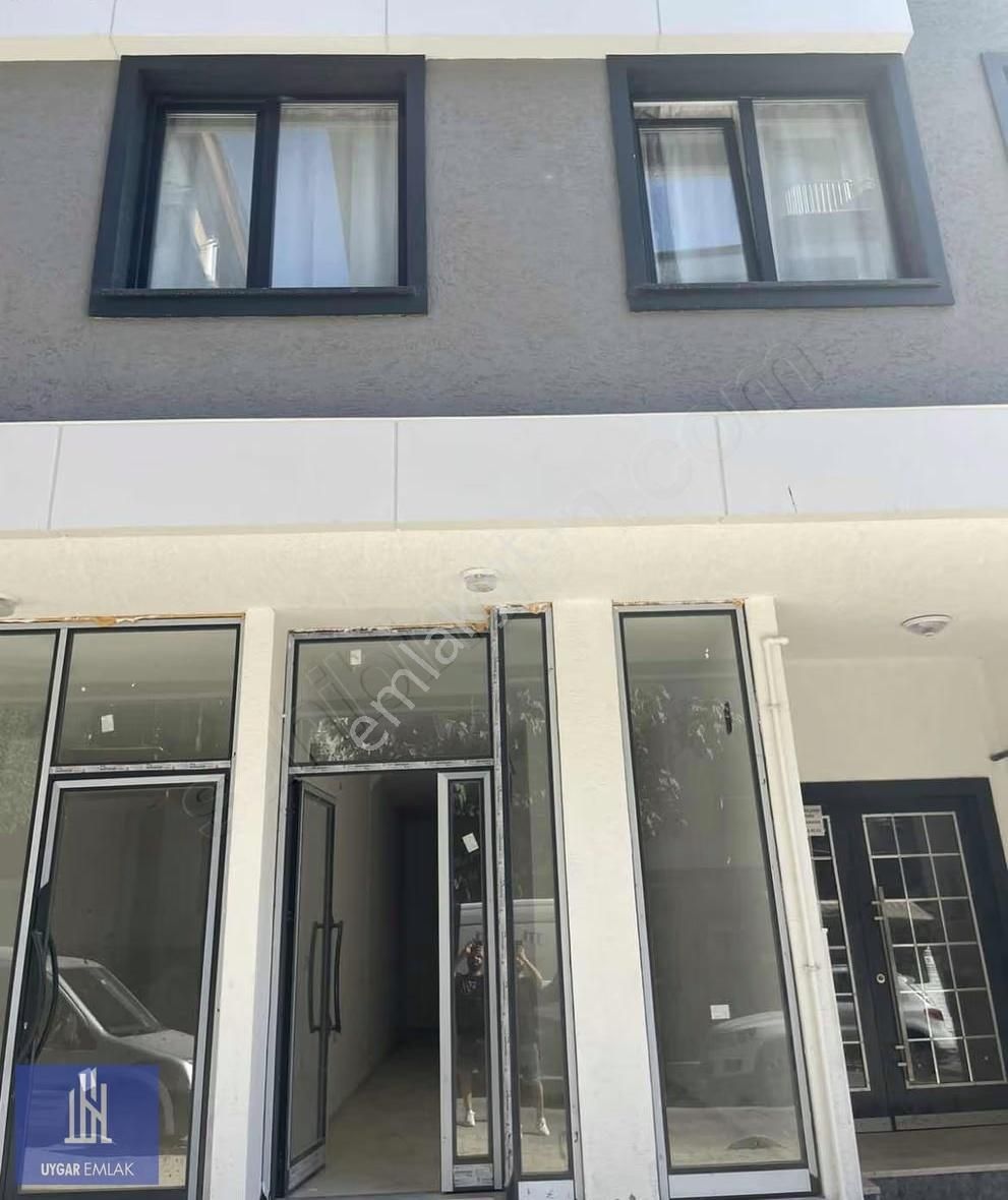 Siyavuşpaşa'da Satılık 36m² Kat Mülkiyetli Dükkan