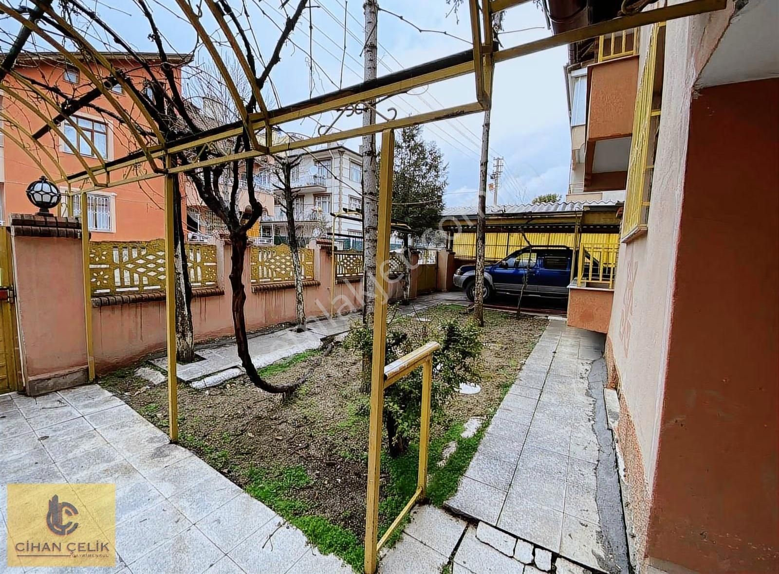 Aydınlıkevler Mahallesinde Tamamı Satılık 8+3 Bina - Görsel 13