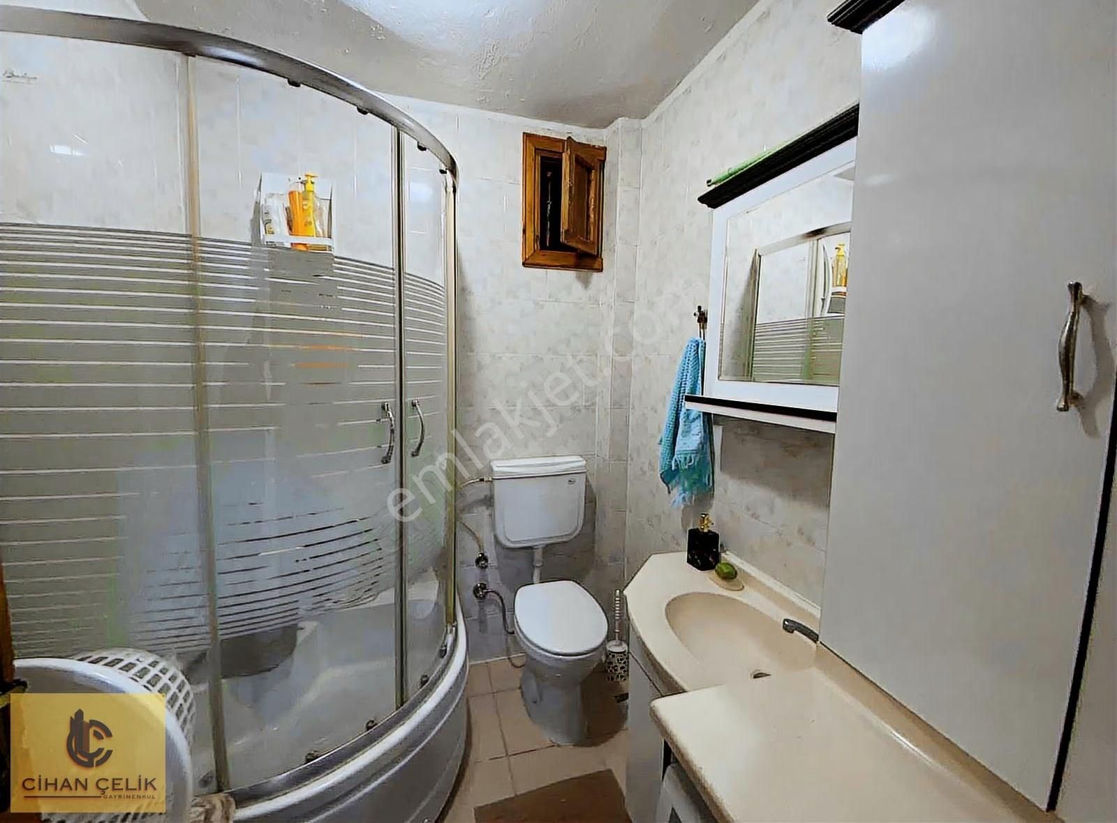 Aydınlıkevler Mahallesinde Tamamı Satılık 8+3 Bina - Görsel 17