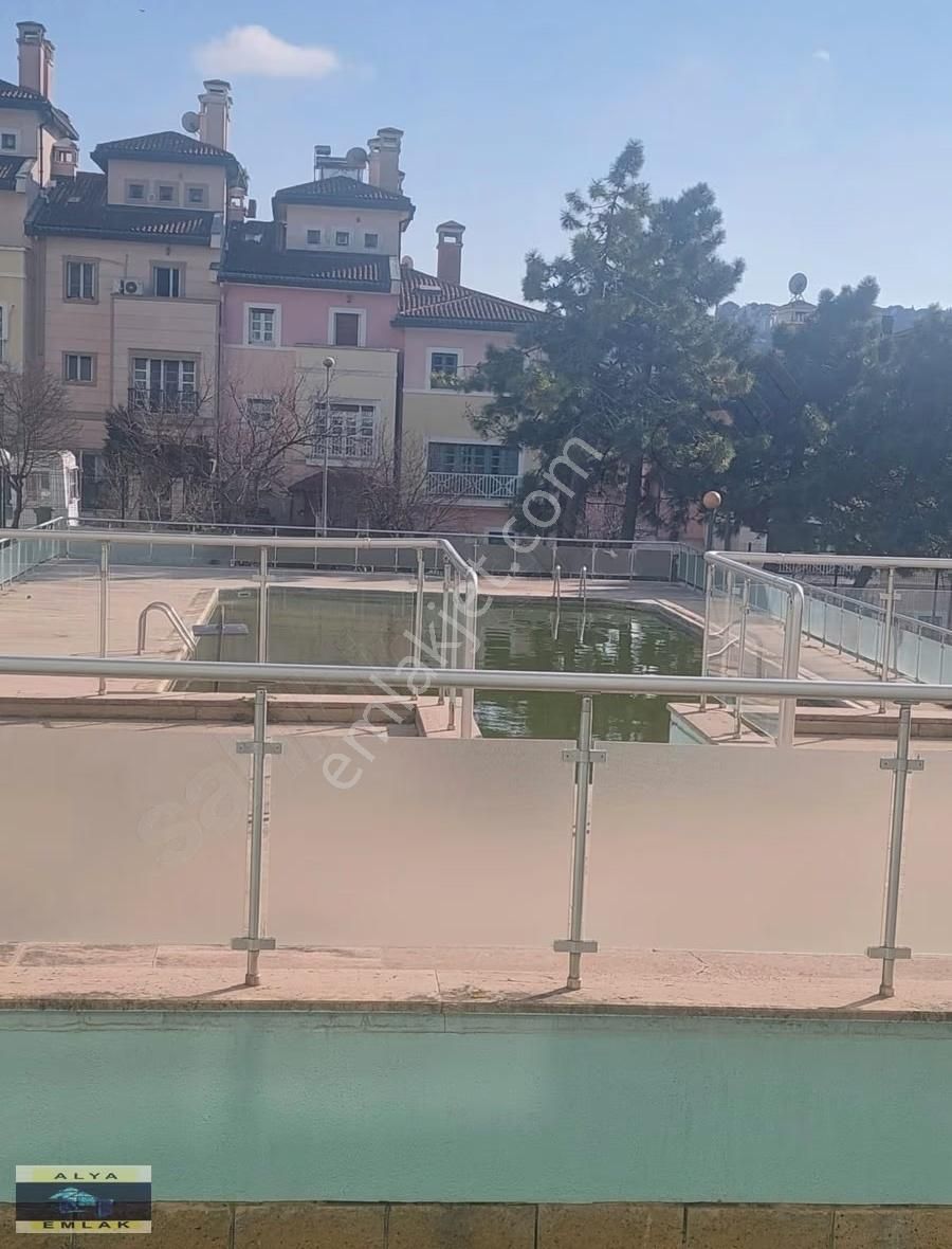 Bahçeşehir Beritlerlerde Manzaralı Kiralık 4+1 Daire - Görsel 12