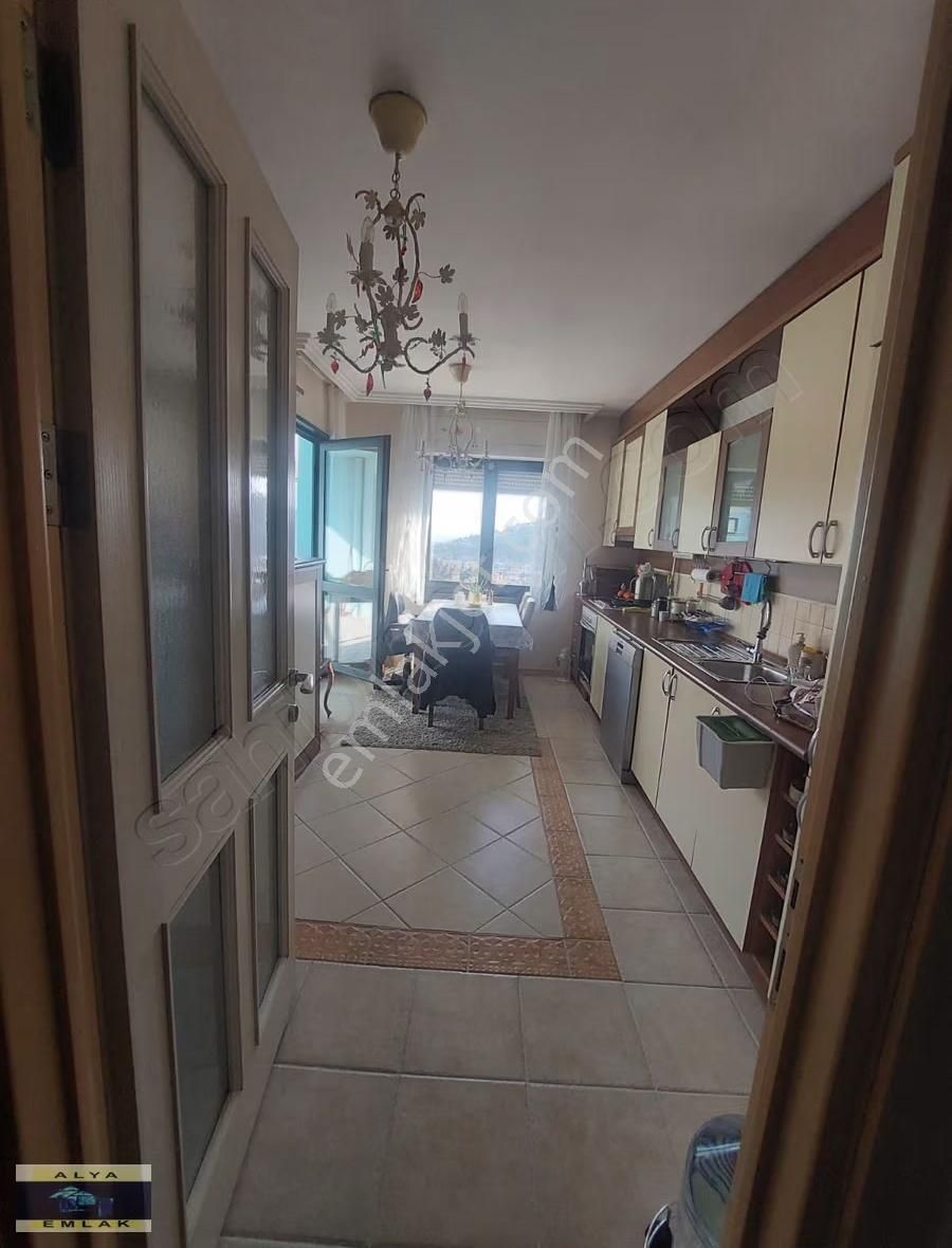 Bahçeşehir Beritlerlerde Manzaralı Kiralık 4+1 Daire - Görsel 9