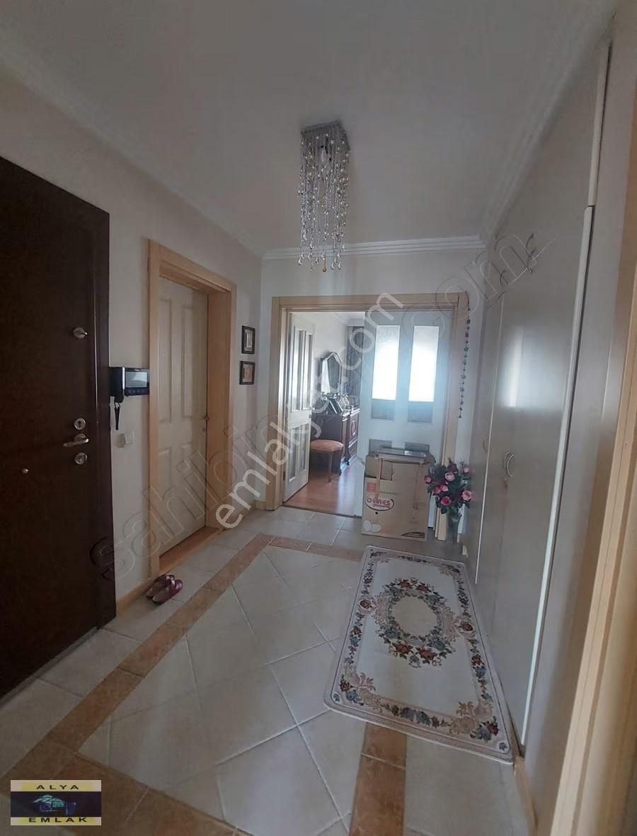 Bahçeşehir Beritlerlerde Manzaralı Kiralık 4+1 Daire - Görsel 3