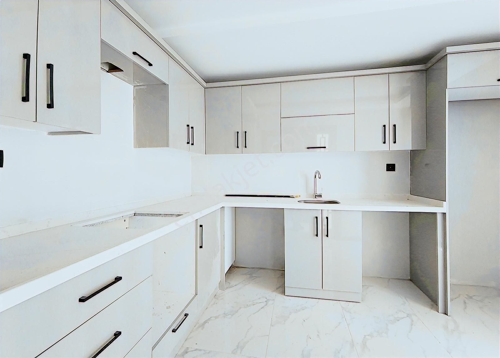 Hasköy Üsküp Caddesi Üzerinde Merkezi Konumda Satılık 2+1 Daire