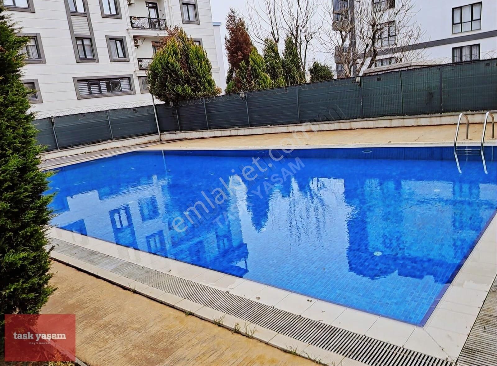 Tuzla Merkez Sahile 10 Dk | Havuzlu Güvenlikli 2+1